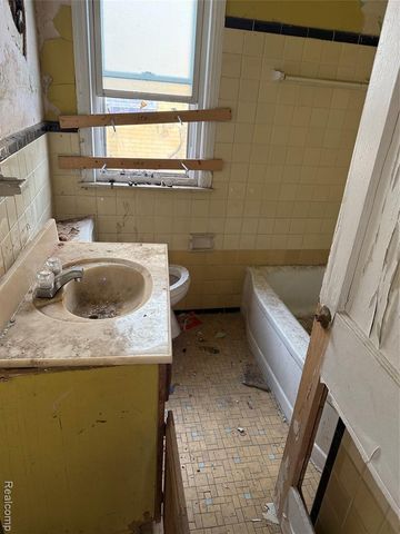 19416 Lamont Street, Detroit, MI 48234