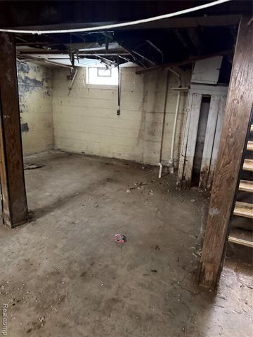 19416 Lamont Street, Detroit, MI 48234