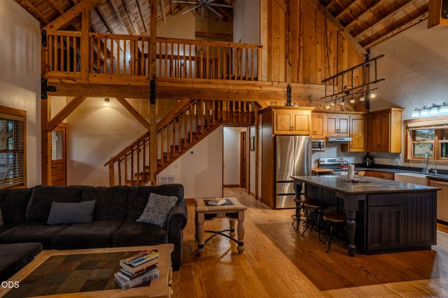 688 Worthington Road, Eagle Point, OR 97524