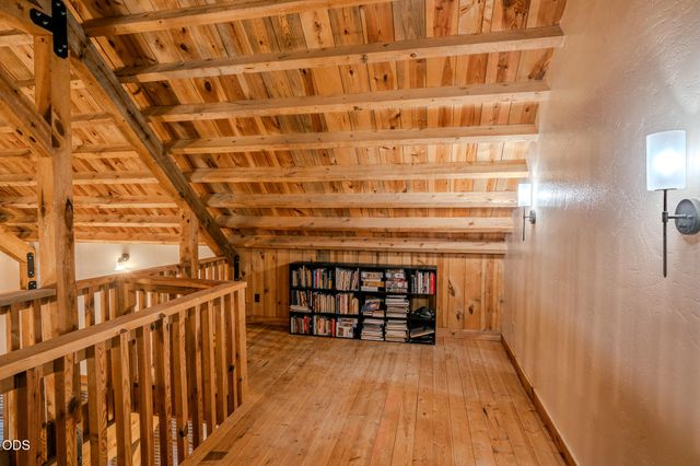 688 Worthington Road, Eagle Point, OR 97524
