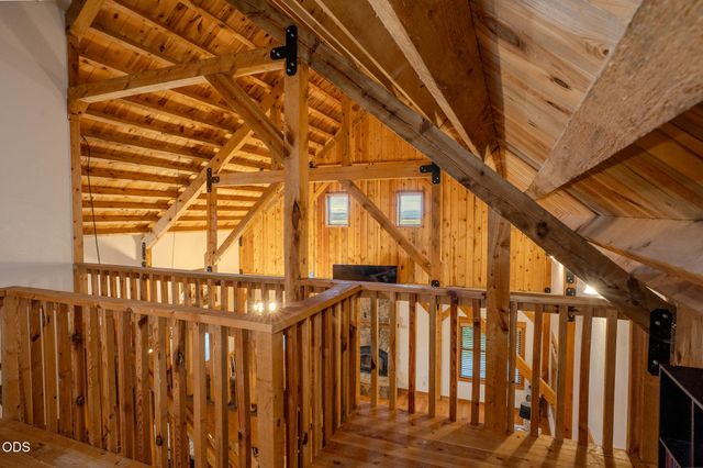 688 Worthington Road, Eagle Point, OR 97524