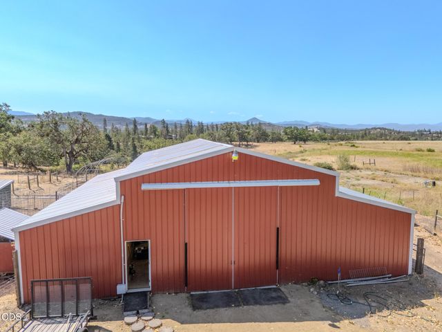 688 Worthington Road, Eagle Point, OR 97524