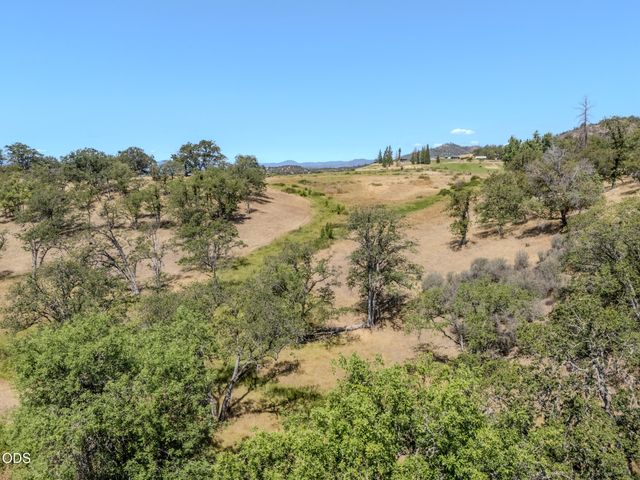 688 Worthington Road, Eagle Point, OR 97524