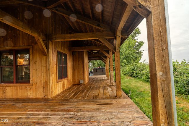 688 Worthington Road, Eagle Point, OR 97524