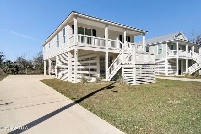 217 Demetz Avenue, Pass Christian, MS 39571