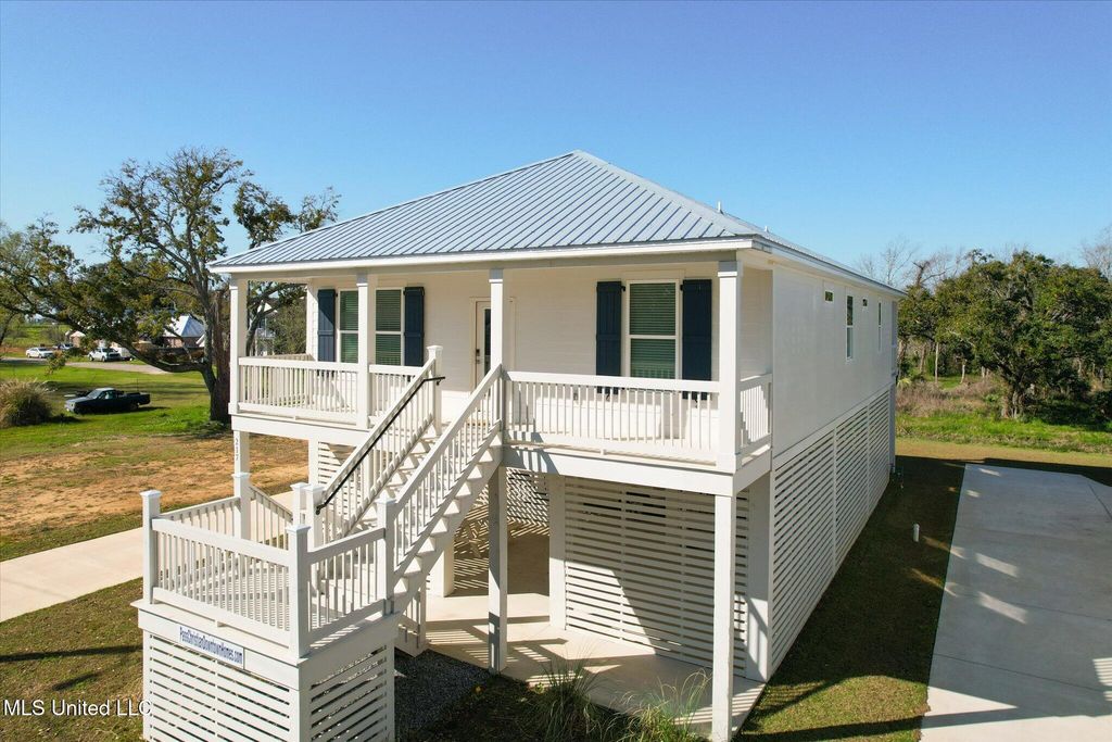 217 Demetz Avenue, Pass Christian, MS 39571