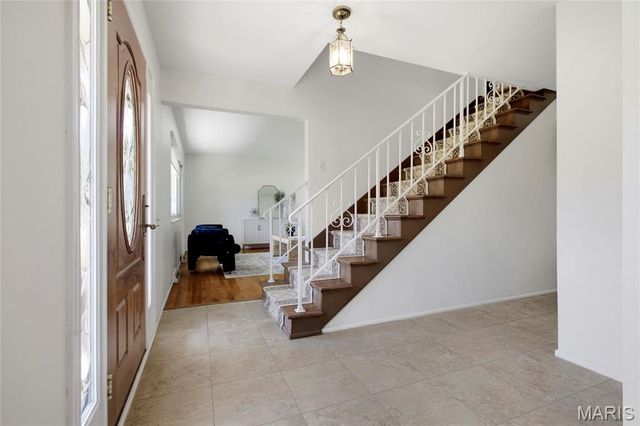 1029 Fernway Lane, Creve Coeur, MO 63141