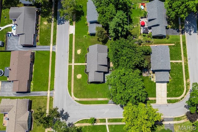 1029 Fernway Lane, Creve Coeur, MO 63141