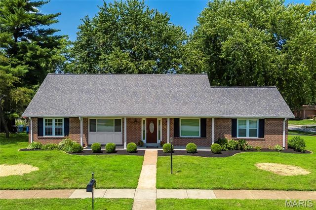 1029 Fernway Lane, Creve Coeur, MO 63141