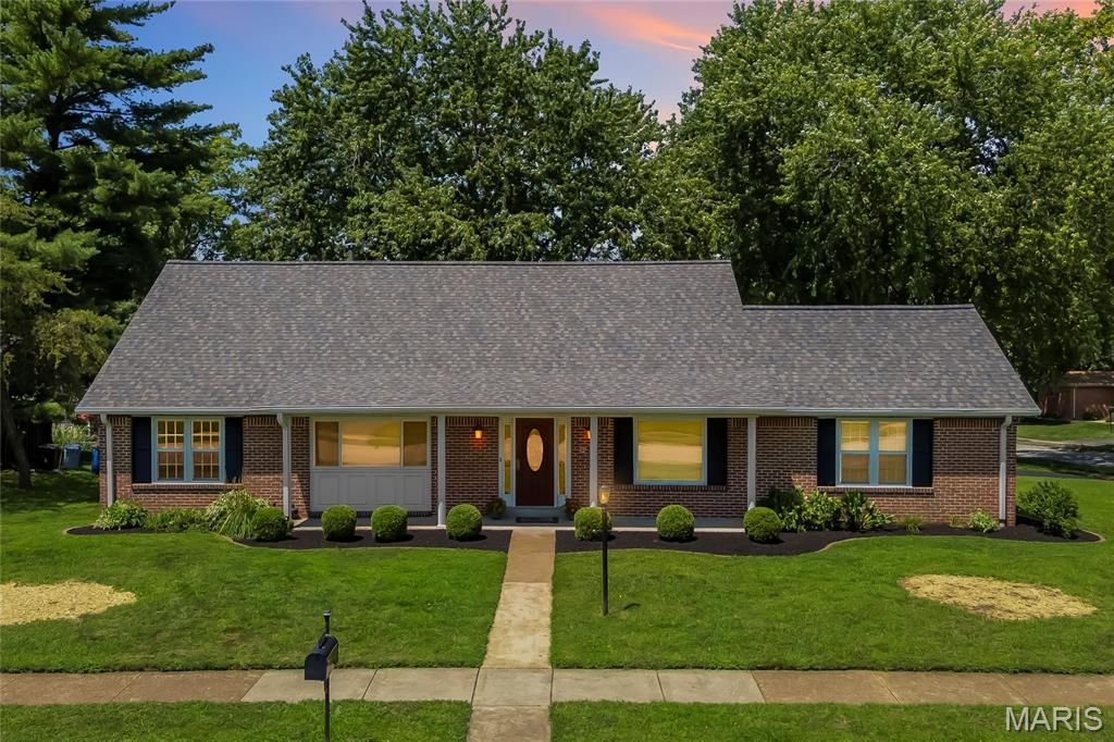1029 Fernway Lane, Creve Coeur, MO 63141