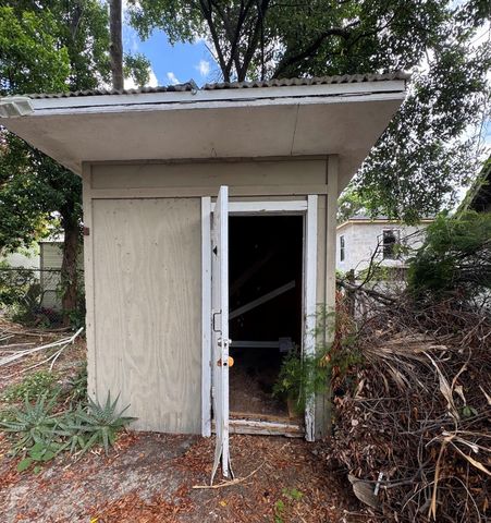 1812 E OKALOOSA AVENUE, Tampa, FL 33604