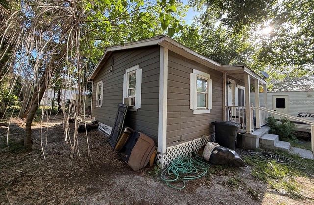 1812 E OKALOOSA AVENUE, Tampa, FL 33604