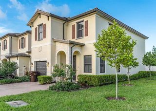10301 W 32nd Ln, Hialeah, FL 33018