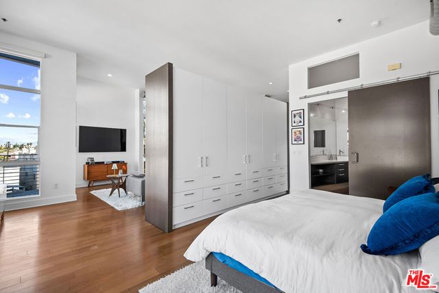 13320 Beach Avenue 304, Marina Del Rey, CA 90292