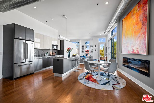 13320 Beach Avenue 304, Marina Del Rey, CA 90292