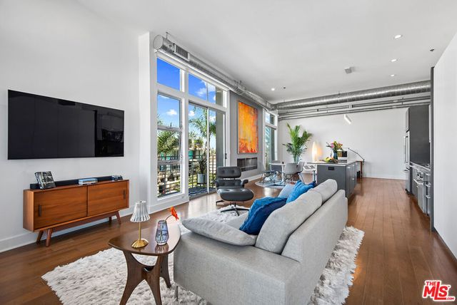 13320 Beach Avenue 304, Marina Del Rey, CA 90292