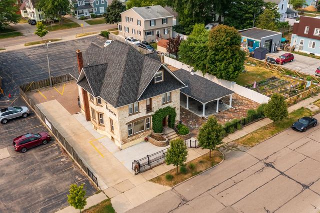 424 Huron Street, South Haven, MI 49090