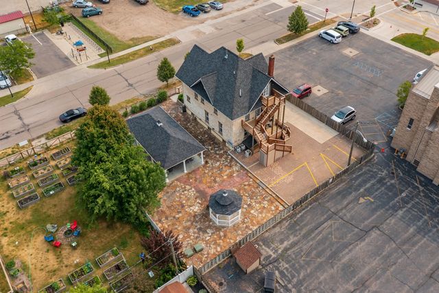 424 Huron Street, South Haven, MI 49090