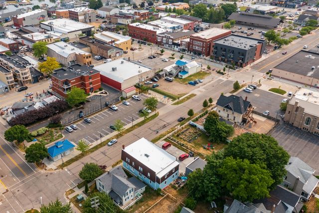 424 Huron Street, South Haven, MI 49090