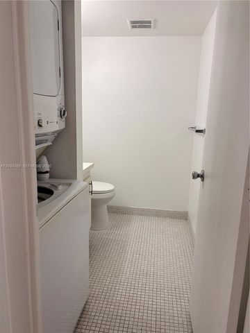 4154 Inverrary Drive 206, Lauderhill, FL 33319