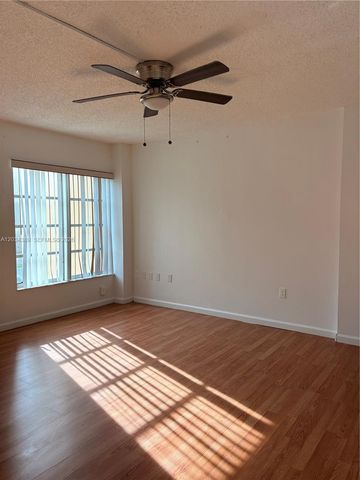 4154 Inverrary Drive 206, Lauderhill, FL 33319