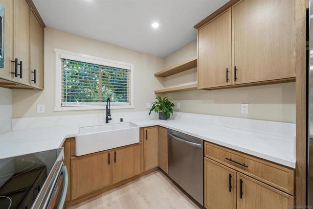 4521 55th 13, San Diego, CA 92115