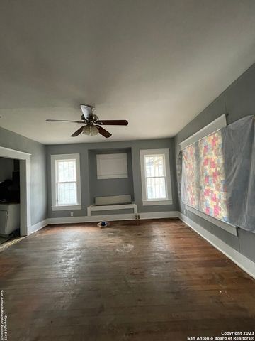 1718 E CROCKETT ST, San Antonio, TX 78202