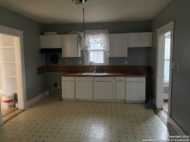 1718 E CROCKETT ST, San Antonio, TX 78202