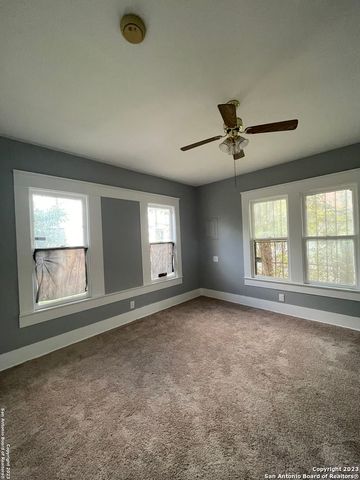 1718 E CROCKETT ST, San Antonio, TX 78202