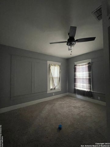 1718 E CROCKETT ST, San Antonio, TX 78202