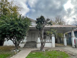 1718 E CROCKETT ST, San Antonio, TX 78202
