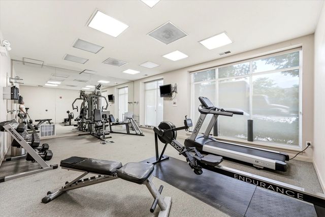 1155 W Roosevelt Road 404, Chicago, IL 60608