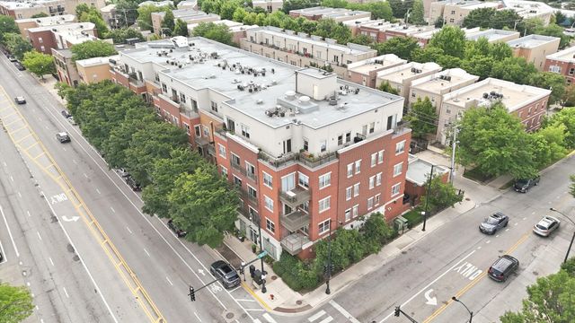 1155 W Roosevelt Road 404, Chicago, IL 60608