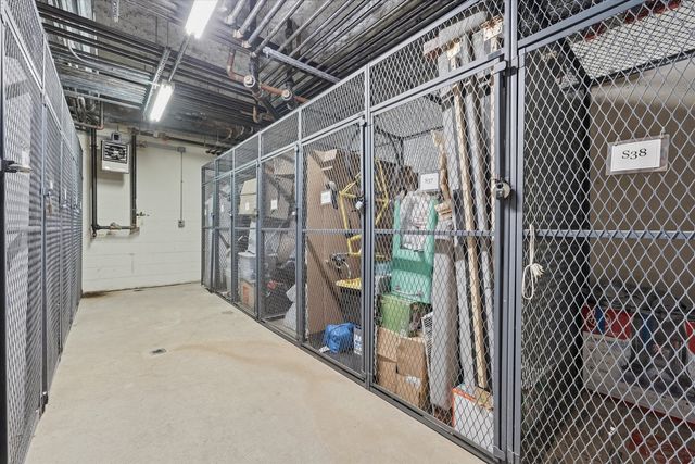 1155 W Roosevelt Road 404, Chicago, IL 60608