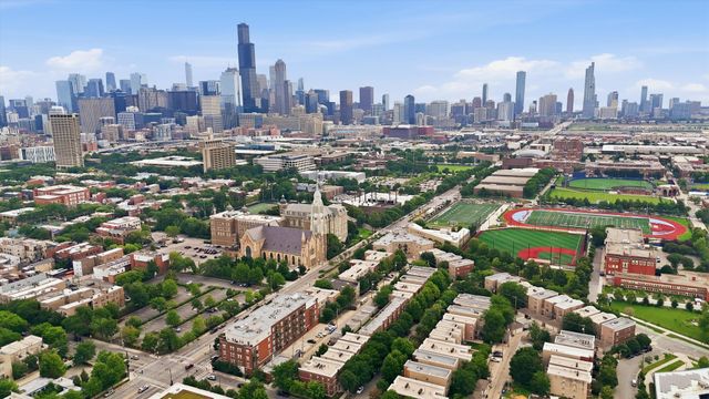 1155 W Roosevelt Road 404, Chicago, IL 60608