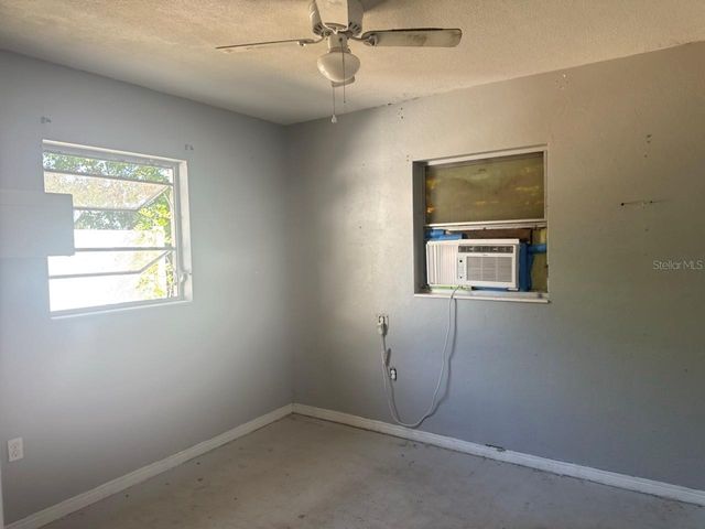 755 75TH AVENUE N, St Petersburg, FL 33702