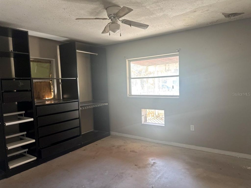 Image 9 of property listing at 755 75TH AVENUE N, St Petersburg, FL 33702