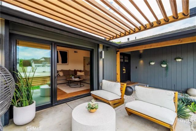 8541 Kelso Drive, Huntington Beach, CA 92646