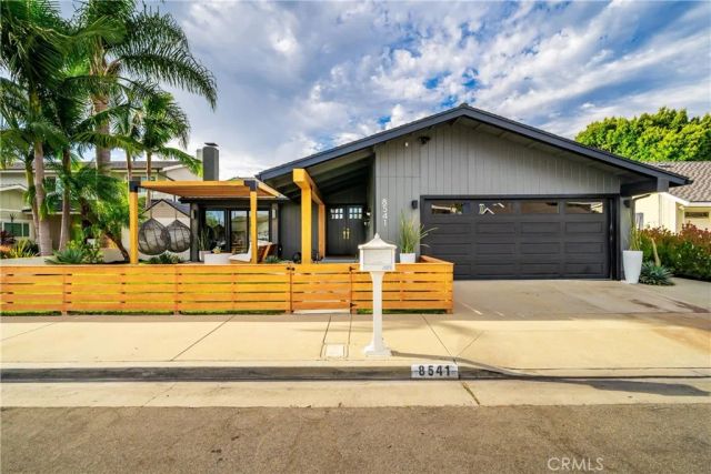 8541 Kelso Drive, Huntington Beach, CA 92646