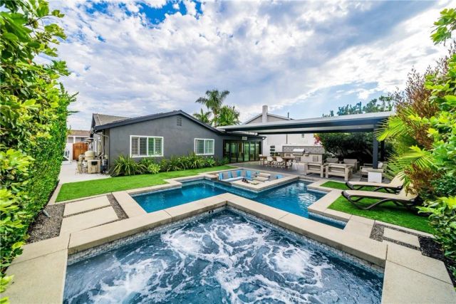 8541 Kelso Drive, Huntington Beach, CA 92646