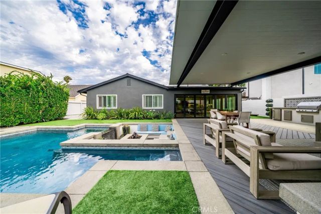 8541 Kelso Drive, Huntington Beach, CA 92646