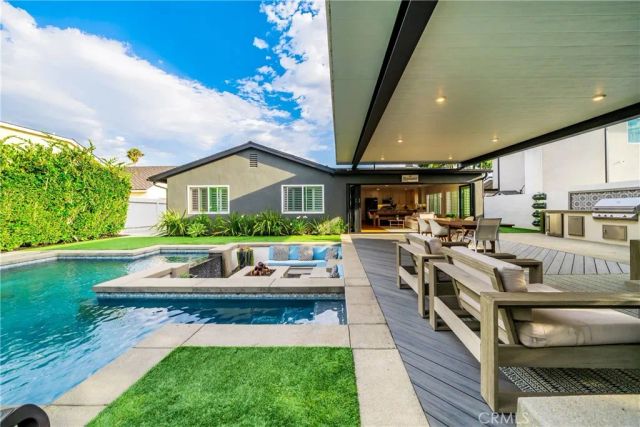 8541 Kelso Drive, Huntington Beach, CA 92646
