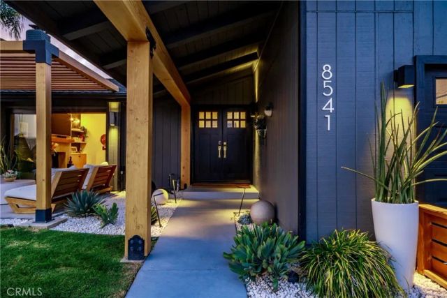 8541 Kelso Drive, Huntington Beach, CA 92646