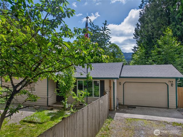 744 Summerset Way, Sedro Woolley, WA 98284