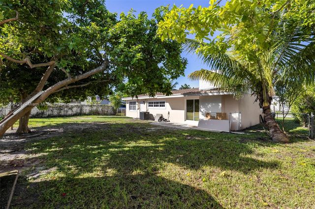 19611 NW 4th Ave, Miami Gardens, FL 33169