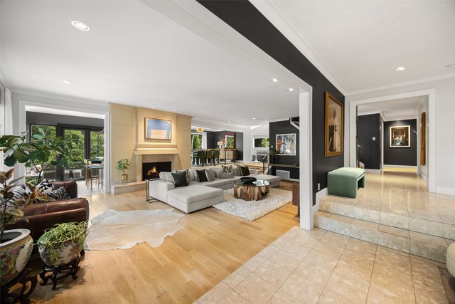 9863 Elmcrest Drive, Dallas, TX 75238