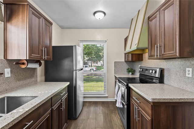 3505 S Columbine Lane, Grand Prairie, TX 75052