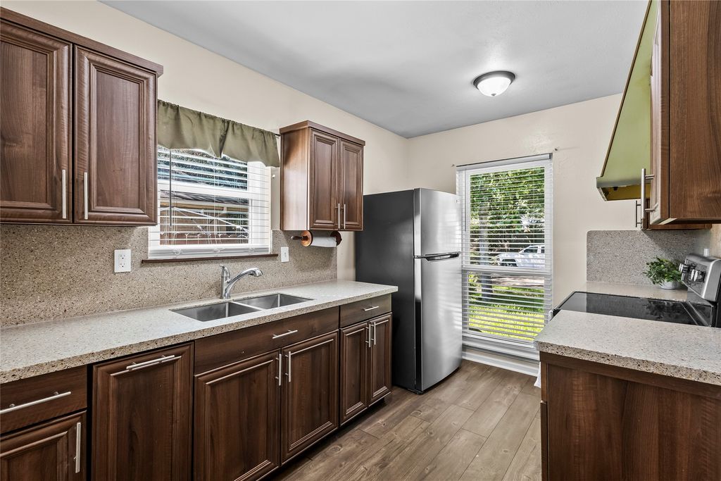 3505 S Columbine Lane, Grand Prairie, TX 75052 — photo 2