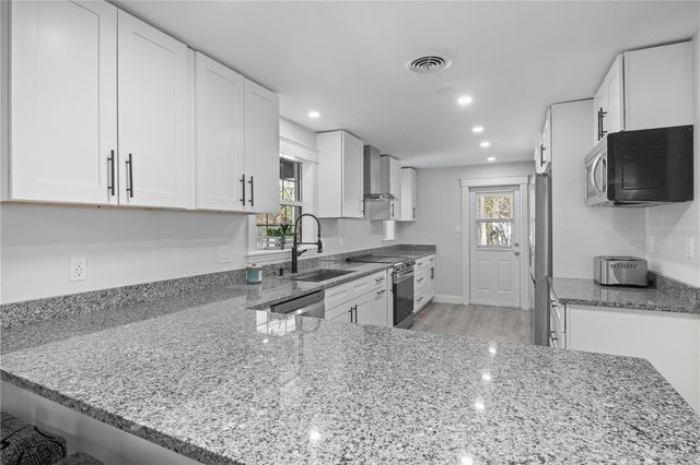 1927 PINE TREE DRIVE, Edgewater, FL 32141