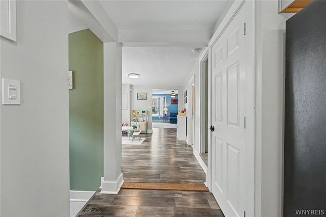 18 Lake Avenue, Lancaster, NY 14086